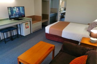 Queen Room at Eureka Lodge Motel - Ballarat